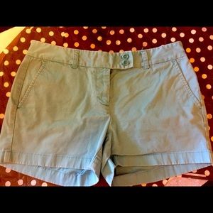 Vineyard Vines Shorts size 6 Turquoise in color